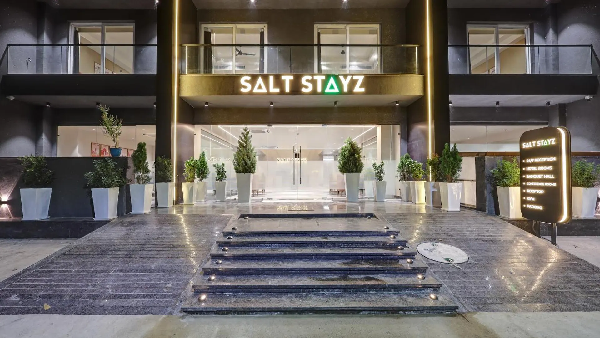 Hotel Saltstayz Premier - Golf Course Road & Sector 42 Gurgaon