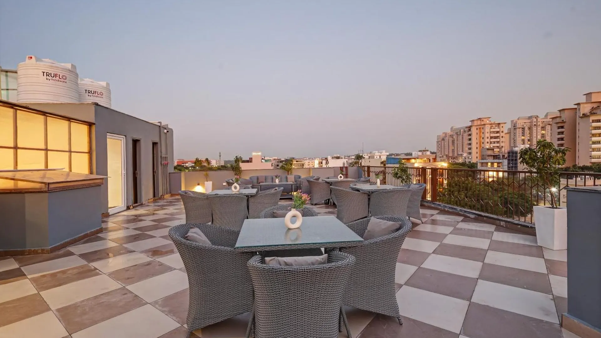 Saltstayz Premier - Golf Course Road & Sector 42 Gurgaon Hotel