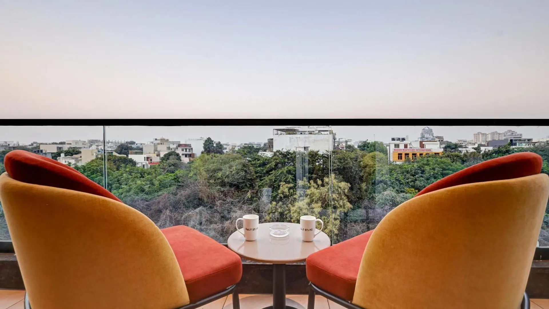 Saltstayz Premier - Golf Course Road & Sector 42 Gurgaon 4*,