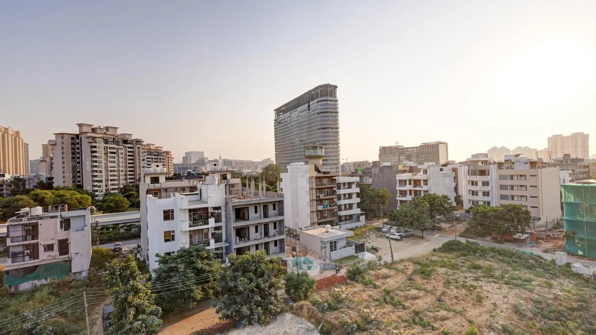 Saltstayz Premier - Golf Course Road & Sector 42 Gurgaon