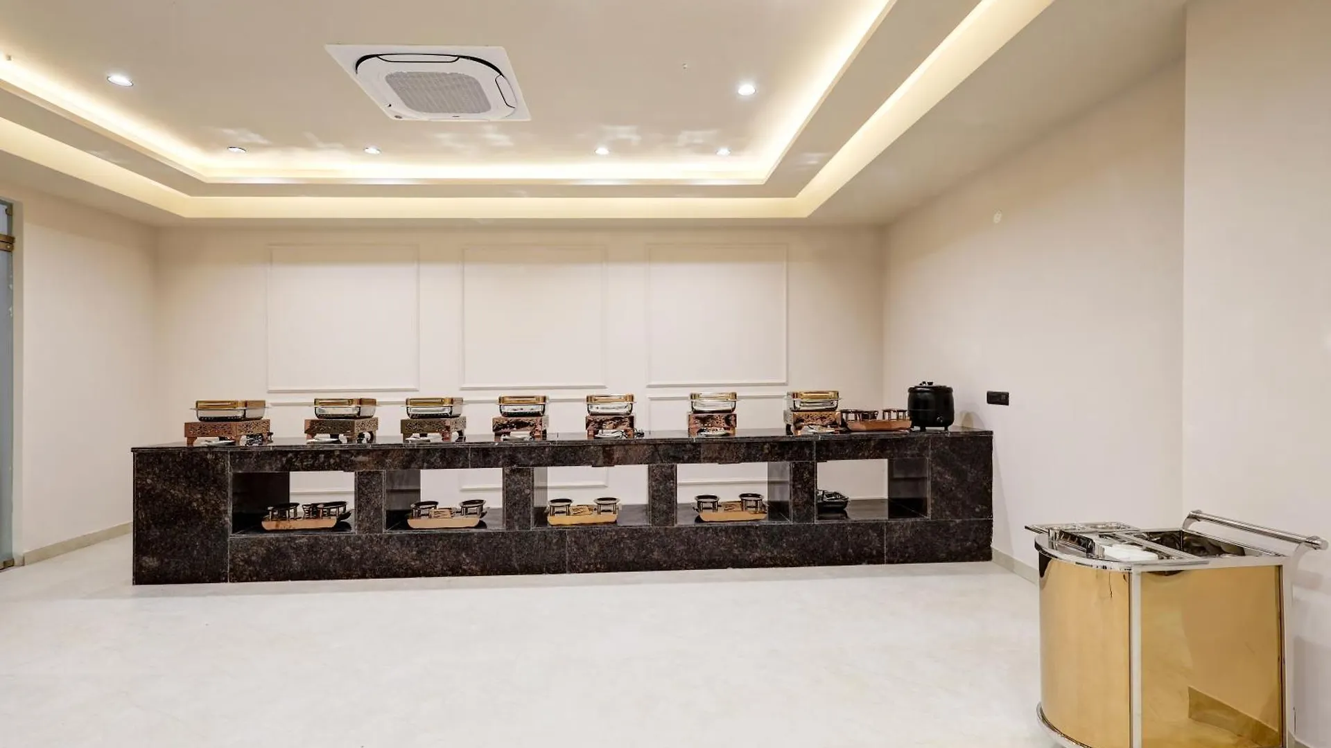 Hotel Saltstayz Premier - Golf Course Road & Sector 42 Gurgaon