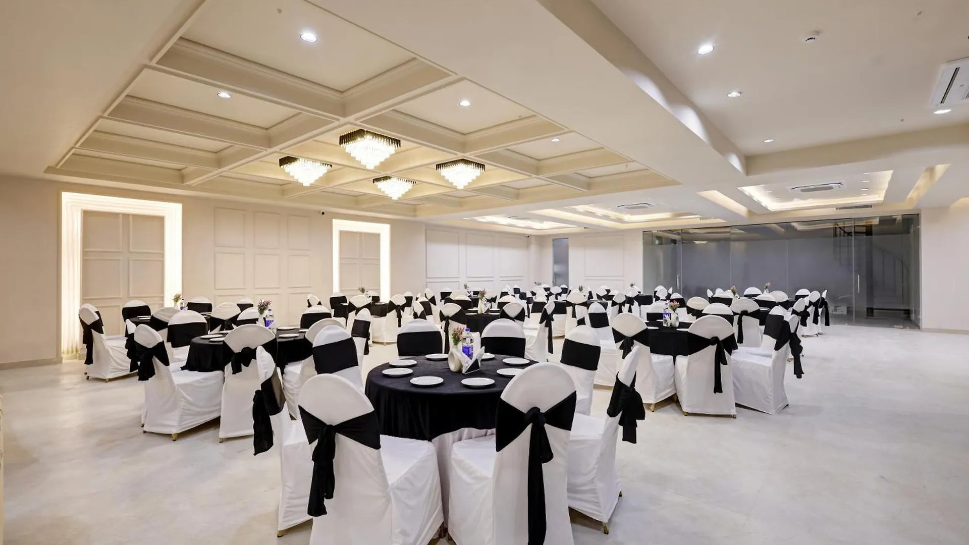 Saltstayz Premier - Golf Course Road & Sector 42 Gurgaon Hotel